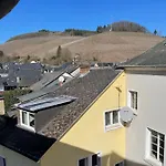 Altstadt Ferienhaus: Waterfall-adjacent With Sauna & Kids' Corner Saarburg