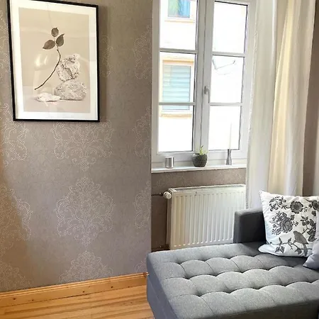 Casa de Férias Uriges In Der Altstadt Von Mit Sauna, Kinderspielecke, 1000mbit Wlan, 1 Minute Vom Wasserfall Entfernt Saarburg