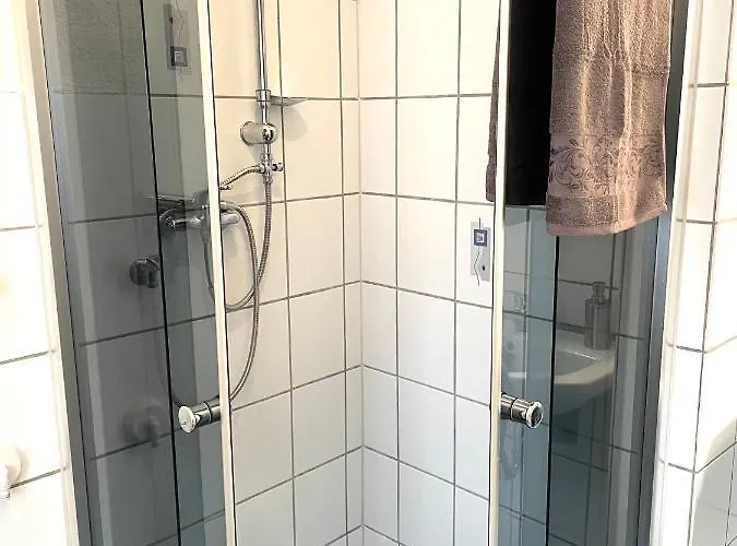 Uriges In Der Altstadt Von Mit Sauna, Kinderspielecke, 1000mbit Wlan, 1 Minute Vom Wasserfall Entfernt 펜션 사르부르크