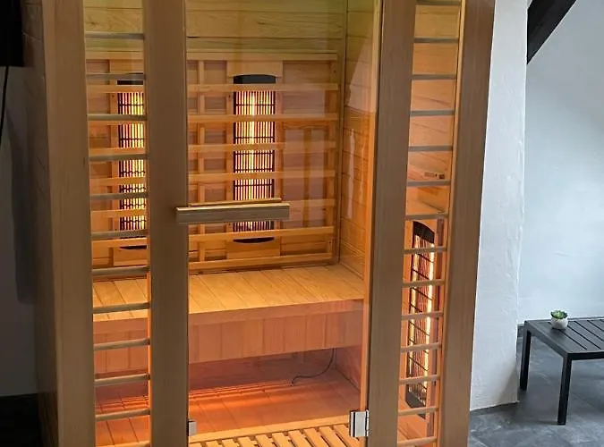 Prázdninový dům Uriges In Der Altstadt Von Mit Sauna, Kinderspielecke, 1000mbit Wlan, 1 Minute Vom Wasserfall Entfernt