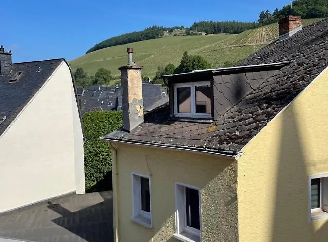 Prázdninový dům Uriges In Der Altstadt Von Mit Sauna, Kinderspielecke, 1000mbit Wlan, 1 Minute Vom Wasserfall Entfernt